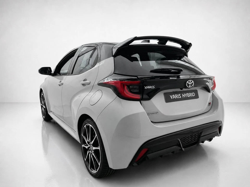 👉SPOILER POSTERIORE PER TOYOTA YARIS MK4 (2020-) IN PU NON VERNICIATO👈