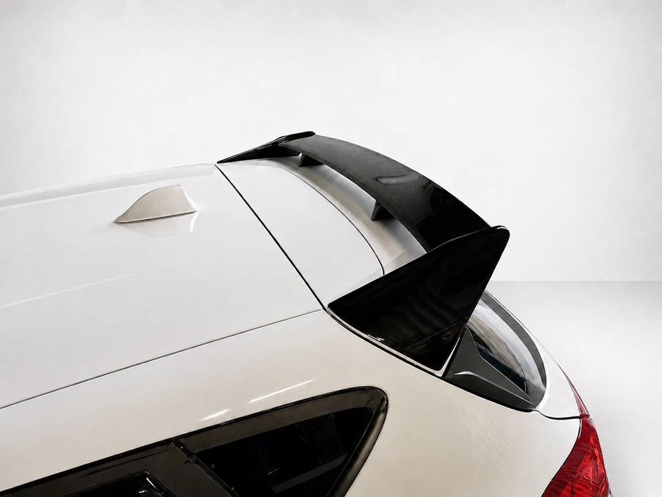 👉Spoiler posteriore per tetto Ford Fiesta MK8 Standard/ST-Line 17- PU grezzo👈