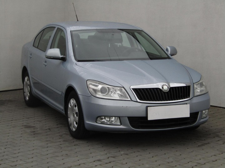 ART.5773 FARI ANTERIORI SKODA OCTAVIA 09-12