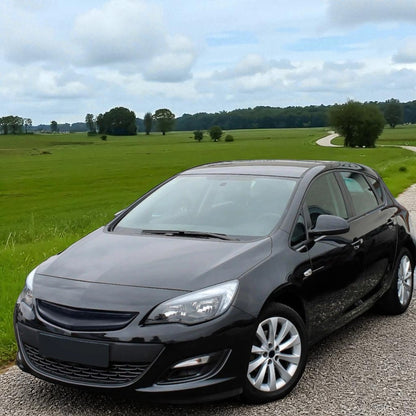 💫 Griglia Senza Stemma Nero per Opel Astra J 5 Porte Facelift (2012–2018)💫