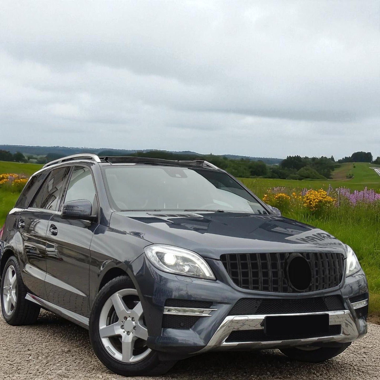 💫Griglia Anteriore Sportiva Nero Lucido per Mercedes-Benz ML W166 (2011–2015)💫