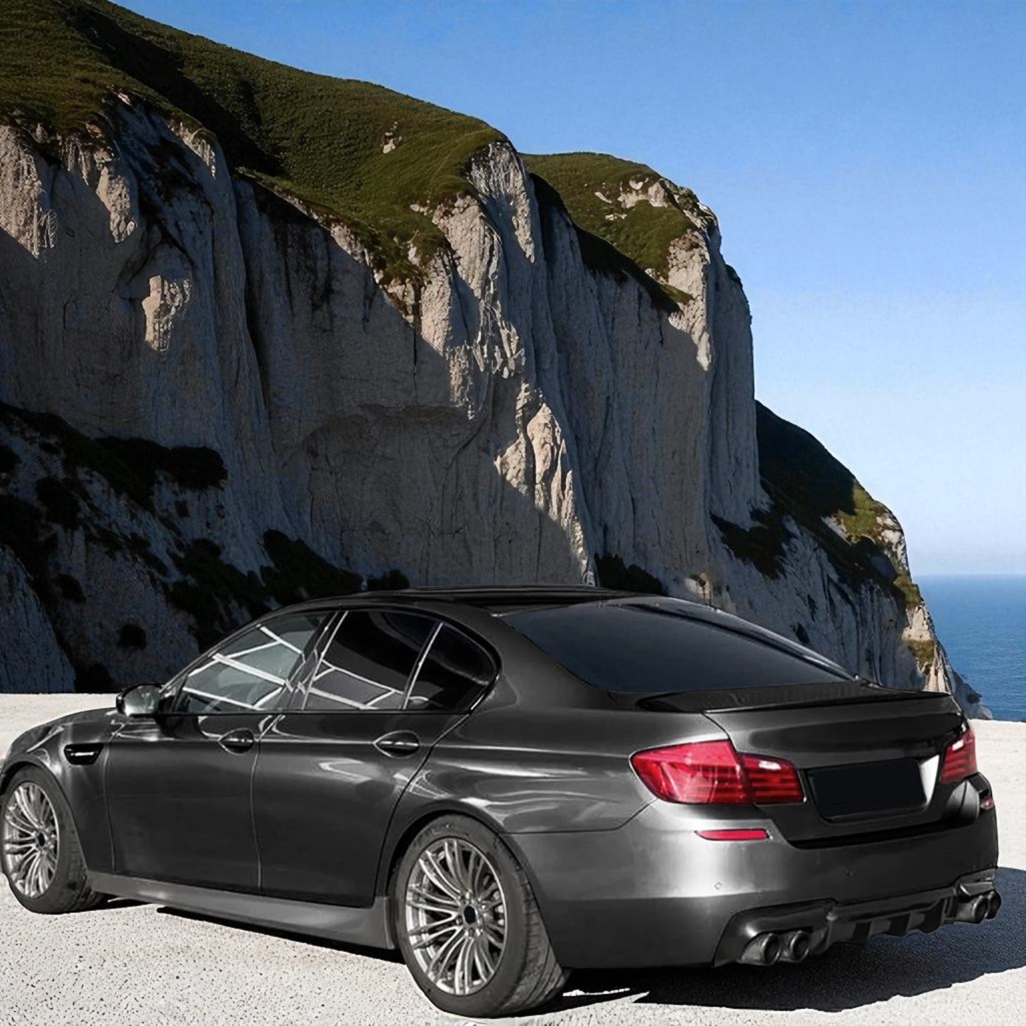 💫Set Conversione Diffusore Posteriore + Terminali di Scarico per BMW Serie 5💫)