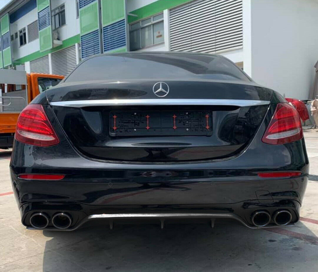 SOTTO PARAURTI MERCEDES E W213 DIFFUSORE POSTERIORE AMG TERMINALI - NERO LUCIDO