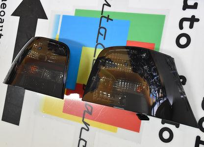 VW Golf 4 1997-2004 FARI POSTERIORI FUME&apos; NERI FANALI SPORTIVI LOOK TUNING