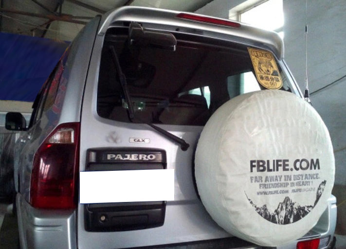 SPOILER POSTERIORE SUL TETTO MITSUBISHI PAJERO 2006-2014 CON TERZO STOP LED