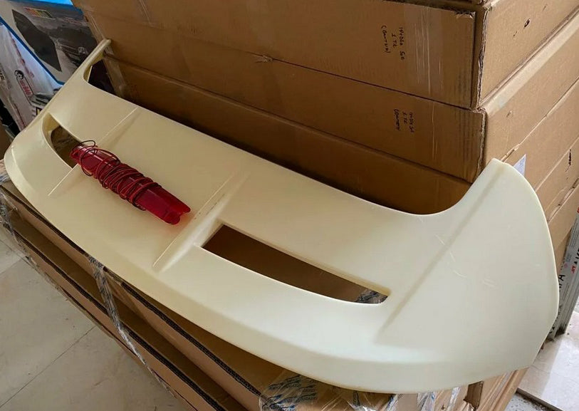 SPOILER POSTERIORE SUL TETTO FORD FOCUS MK3 5 PORTE LOOK ST TERZO STOP LED ABS