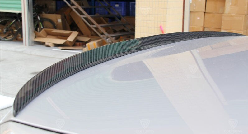 SPOILER POSTERIORE SUL COFANO BMW SERIE 5 G30 2016 IN POI IN ABS CARBON LOOK M