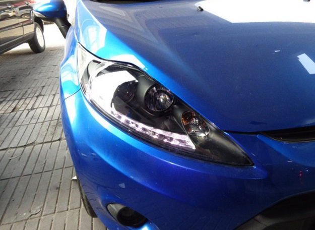 FORD FIESTA MK7 2008-2012 COPPIA FARI ANTERIORI NERI LENTICOLARI DIURNA LED