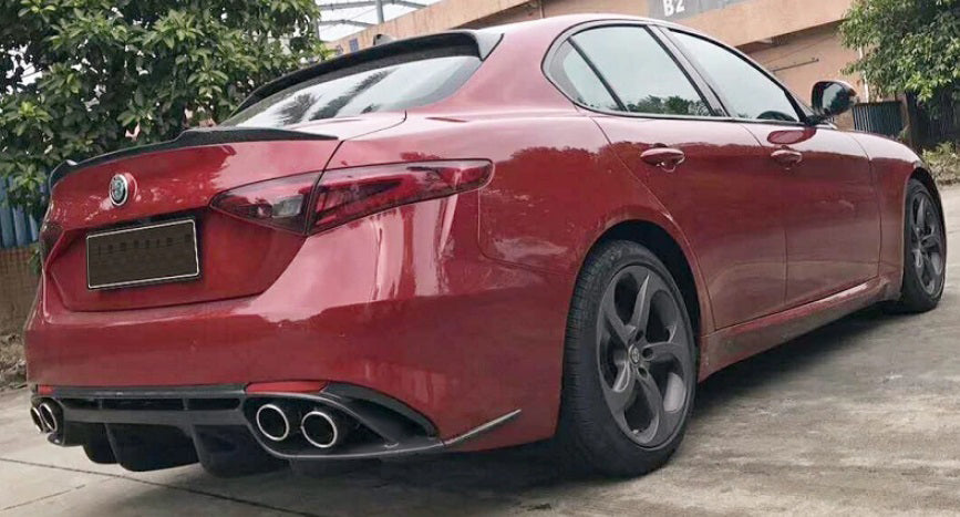 DIFFUSORE POSTERIORE ALFA ROMEO GIULIA 2015+ NERO LUCIDO