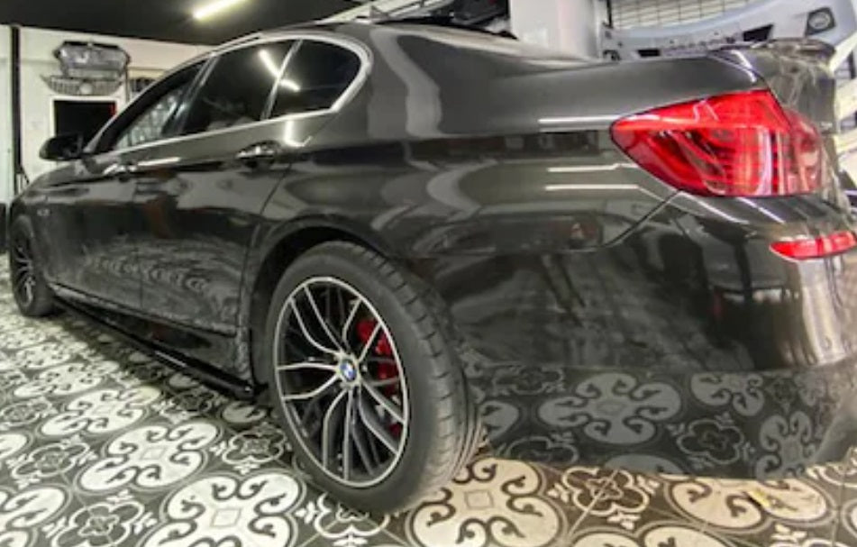 FLAPS SOTTO MINIGONNE LATERALI BMW SERIE 5 F10 F11 ABS NERO LUCIDO 0114