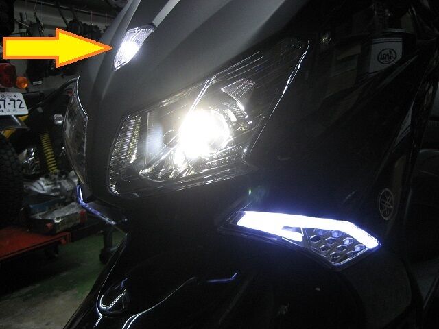 YAMAHA TMAX  LUCI POSIZIONE INTERNO A 5 LED T10 SMD BIANCO GHIACCIO