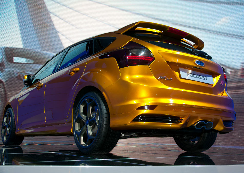SPOILER SUL LUNOTTO POSTERIORE FORD FOCUS 3 MK3 2011+ ALETTONE LOOJ RS