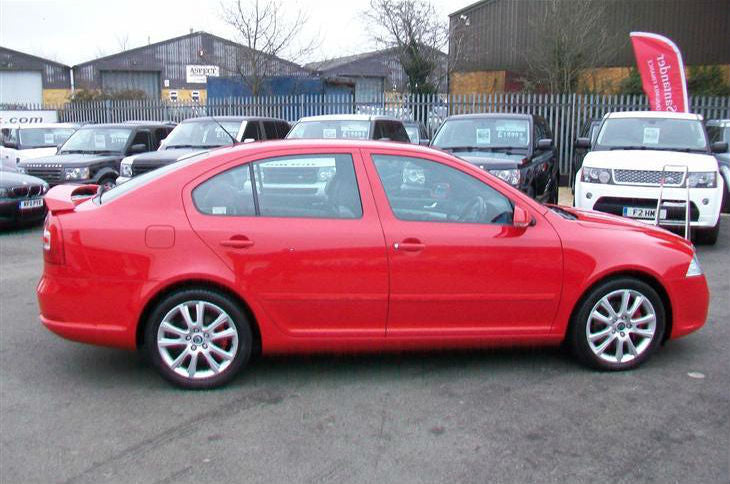 SPOILER POSTERIORE SUL COFANO SKODA OCTAVIA II 2 04-09 ALETTONE LOOK RS