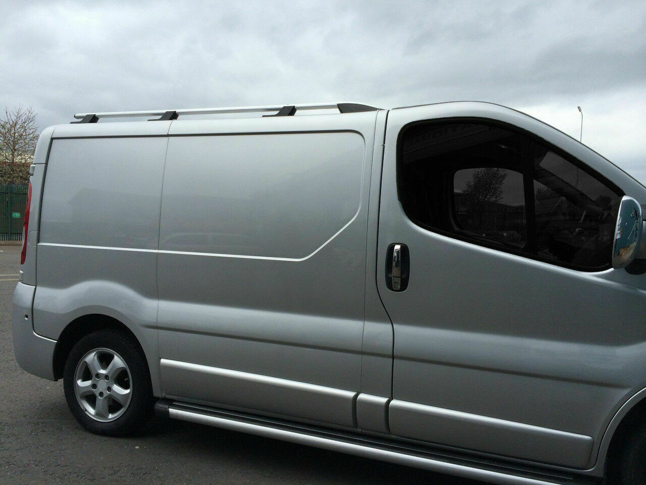 OPEL VIVATO 02-14 BARRE SUL TETTO SATINATE MANCORRENTI ALLUMINIO PORTAPACCHI .-