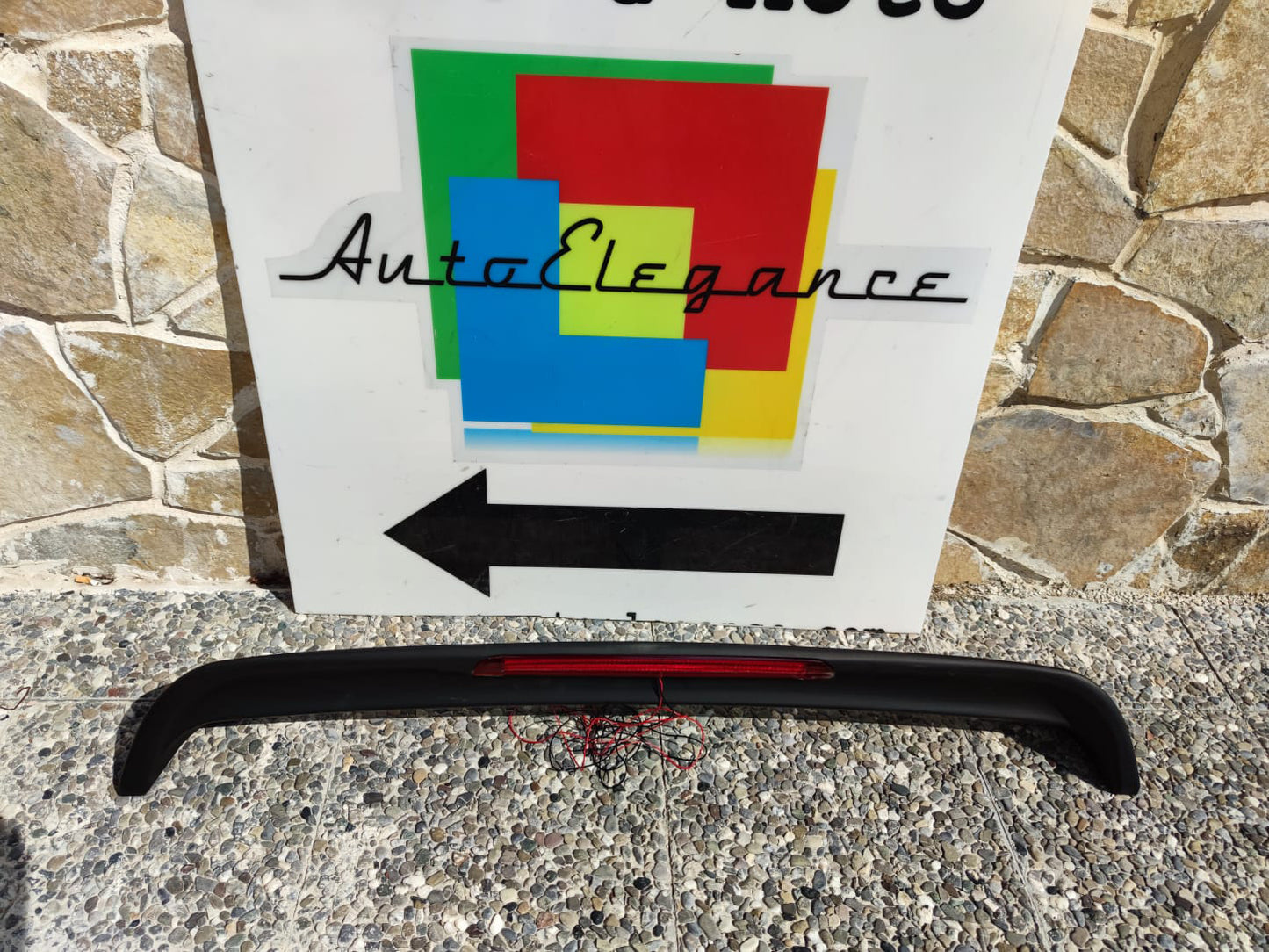 SPOILER POSTERIORE SUL TETTO MITSUBISHI PAJERO 2006-2014 CON TERZO STOP LED