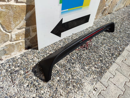 SPOILER POSTERIORE SUL TETTO MITSUBISHI PAJERO 2006-2014 CON TERZO STOP LED