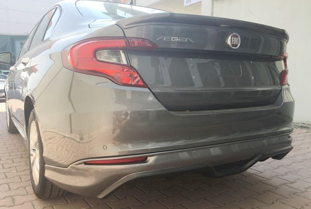 FIAT TIPO SALOON REAR SPOILER ON THE HOOD GLOSSY BLACK IN ABS