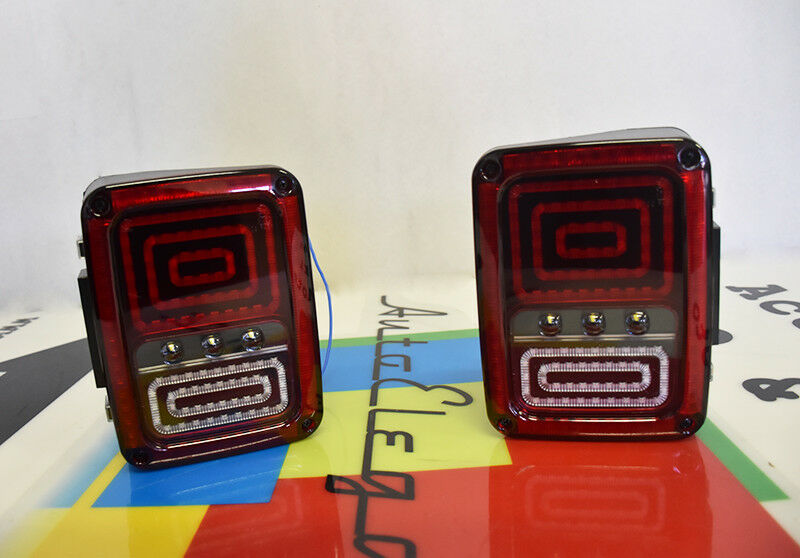 FARI POSTERIORI LED RESTYLING LOOK FANALI ROSSO JEEP WRANGLER JK 2007-2016