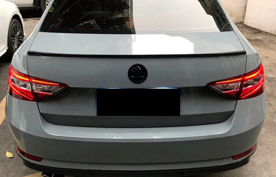 SKODA SUPERB III 2015+ SPOILER POSTERIORE SUL COFANO SPORT ABS