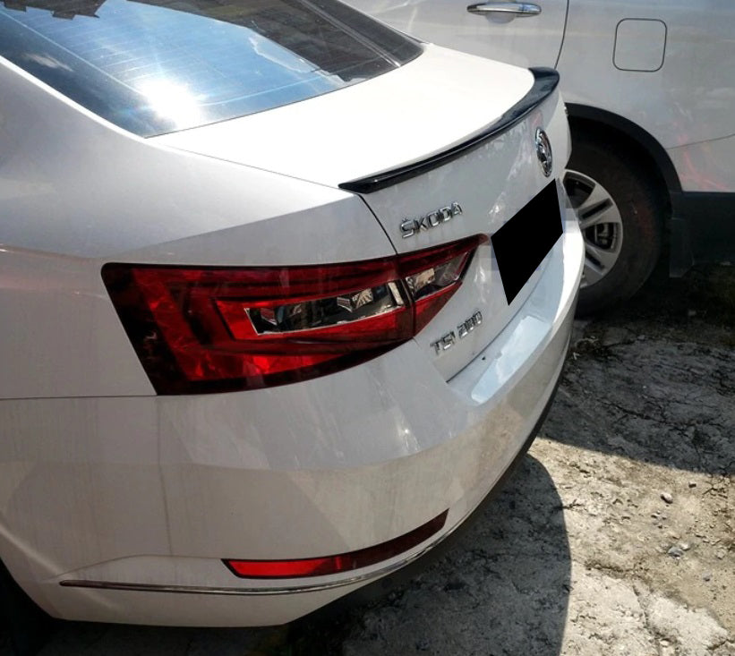SKODA SUPERB III 2015+ SPOILER POSTERIORE SUL COFANO SPORT ABS