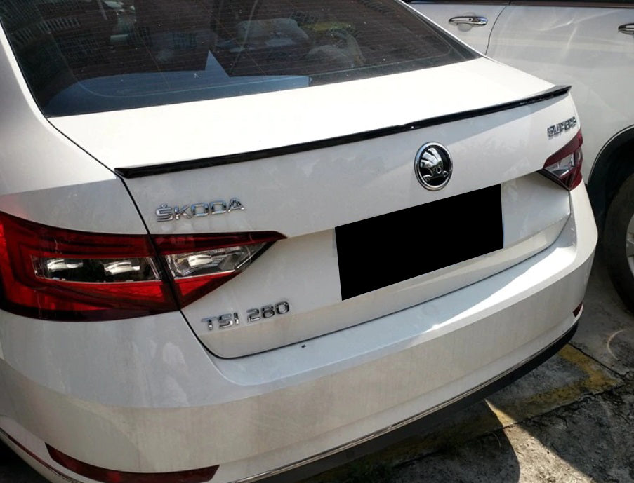 SKODA SUPERB III 2015+ SPOILER POSTERIORE SUL COFANO SPORT ABS