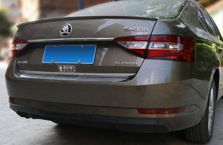 SKODA SUPERB III 2015+ SPOILER POSTERIORE SUL COFANO SPORT ABS