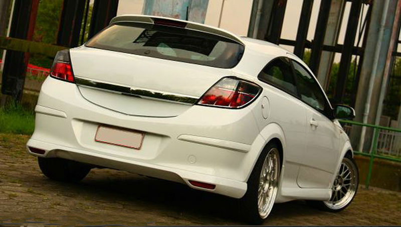 OPEL ASTRA H GTC 2005-2010 SPOILER POSTERIORE SUL TETTO LOOK OPC -.