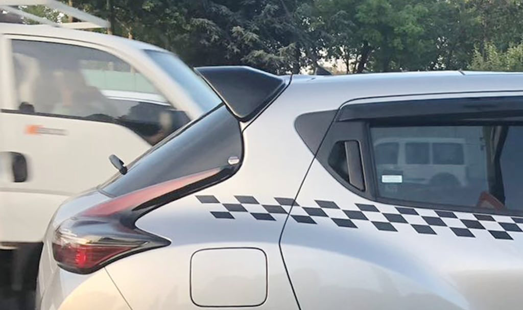 NISSAN JUKE 2010-2019 SPOILER SUL TETTO ALETTONE IN ABS LOOK SPORTIVO
