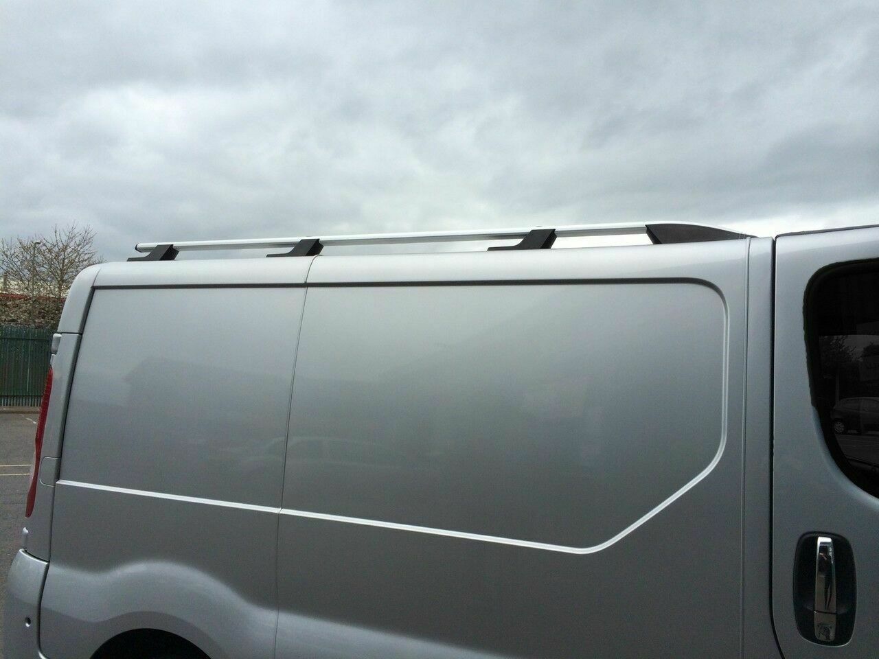 OPEL VIVATO 02-14 BARRE SUL TETTO SATINATE MANCORRENTI ALLUMINIO PORTAPACCHI .-