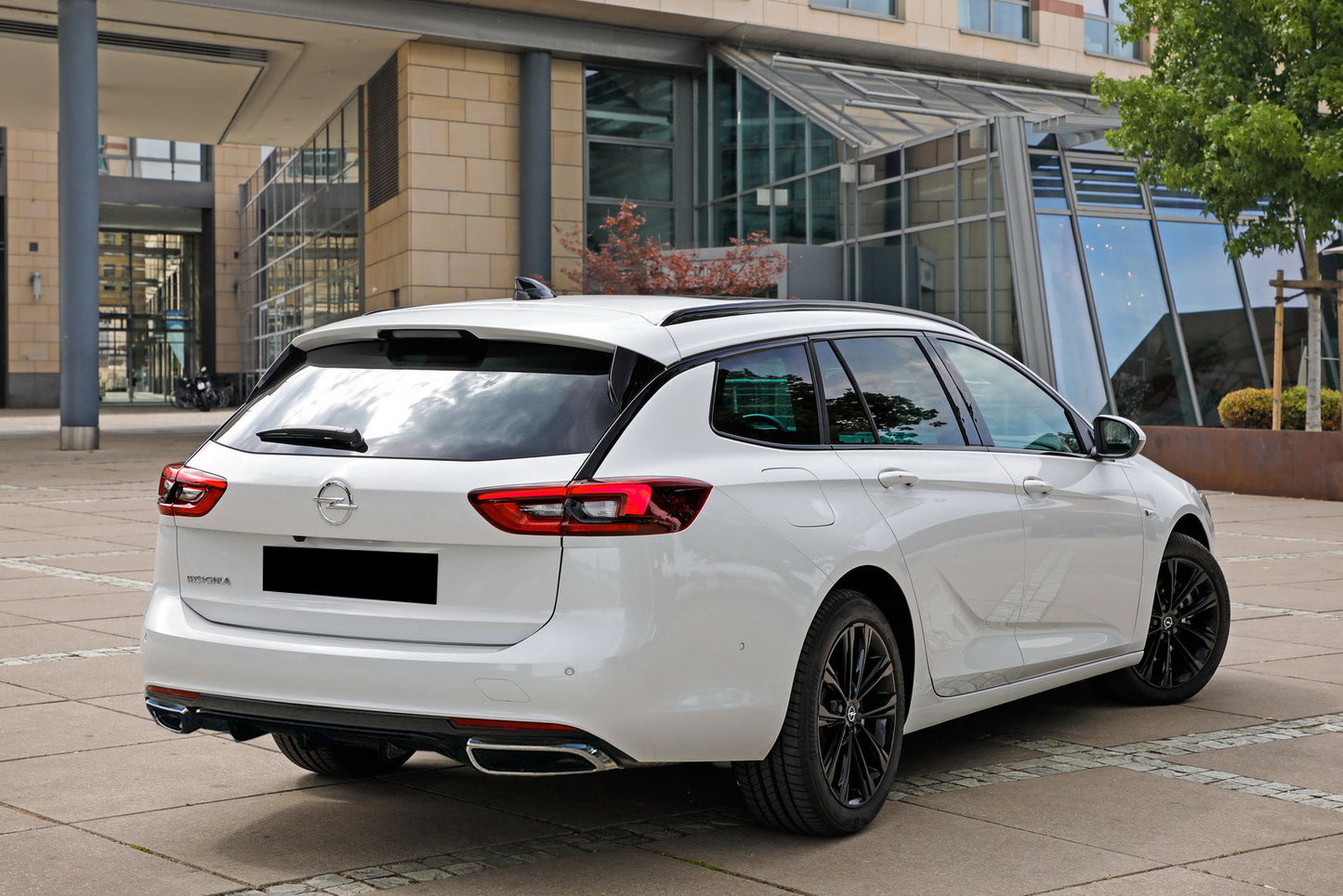 OPEL INSIGNIA B SW SOTTO PARAURTI DIFFUSORE NERO CON TERMINALI OVALI ABS