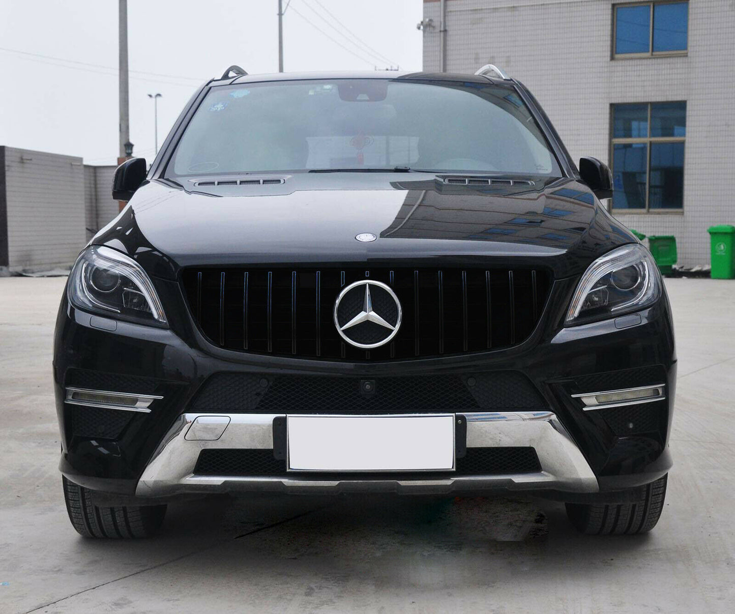 GRIGLIA ANTERIORE NERA MERCEDES M W166 2011-2015 MASCHERINA AMG PANAMERICANA