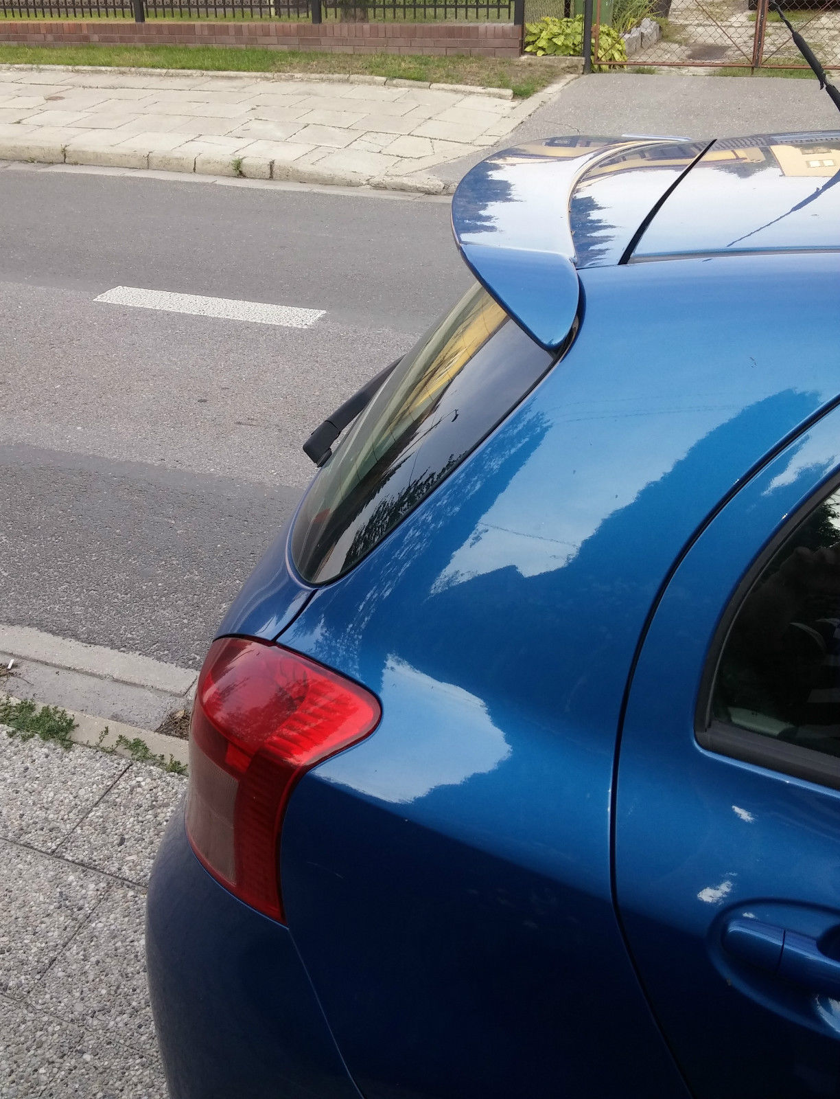 TOYOTA YARIS II 2005-2011 SPOILER TUNING POSTERIORE SUL TETTO SPORTIVO