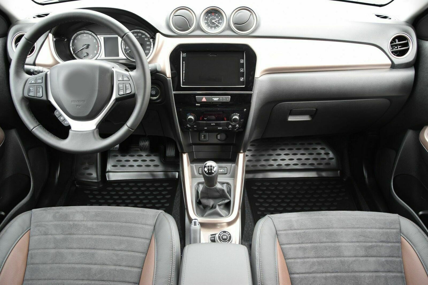 SET OF CUSTOM RUBBER CAR INTERIOR MATS FOR MERCEDES CLA W117 C117