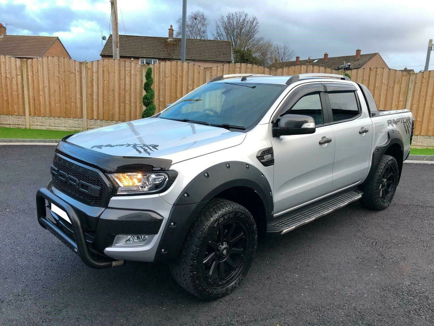 FORD RANGER 2016+ SPORTY LOOK FENDER EXTENSIONS - ABS
