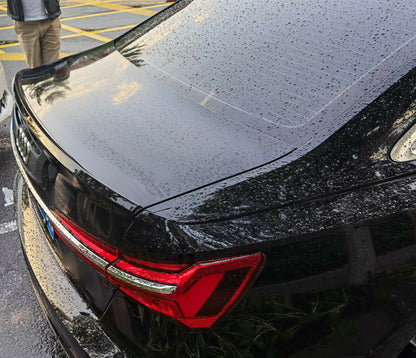 SPOILER POSTERIORE SUL COFANO PER AUDI A6 4A C8 2018+ BERLINA NERO LUCIDO ABS