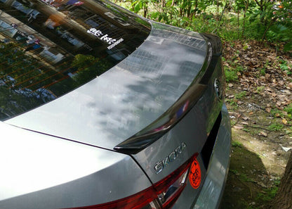 SKODA SUPERB III 2015-2019 SPOILER POSTERIORE SUL COFANO IN ABS NERO LUCIDO
