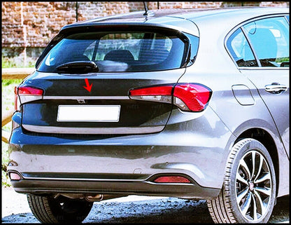 MODANATURE ADESIVE FIAT TIPO SPORTBACK 2015+ CROMATURA POSTERIORE COFANO .-