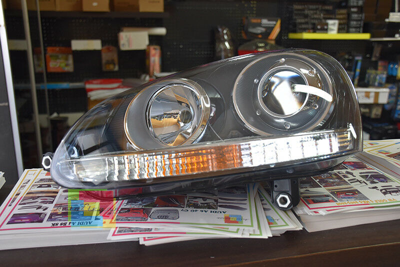VW GOLF 5 MK5 V 2003-2008 FARI ANTERIORI LOOK GTI FANALI CON POSIZIONE LED .-